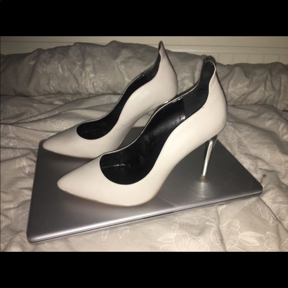 Women aldo point heels. Size 7 - Picture 2 of 2